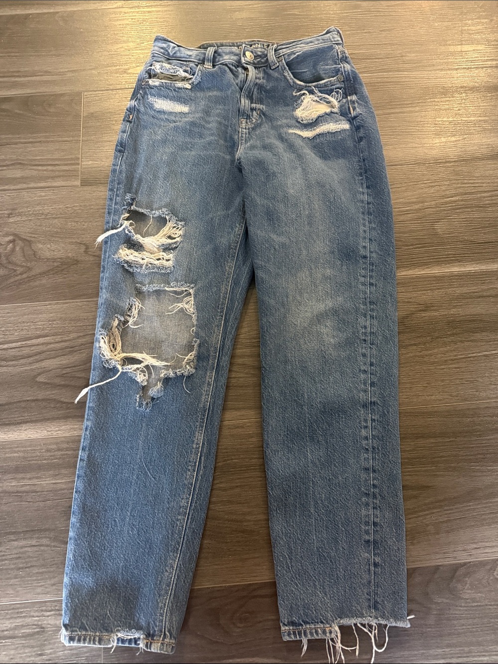 American Eagle Outfitters Women's Straight Leg Ripped Blue Jeans